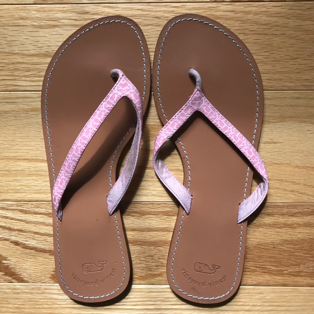 Vineyard Vines Leather Sole Flip Flop Sandals with Pink Logo Straps (Size 10)
